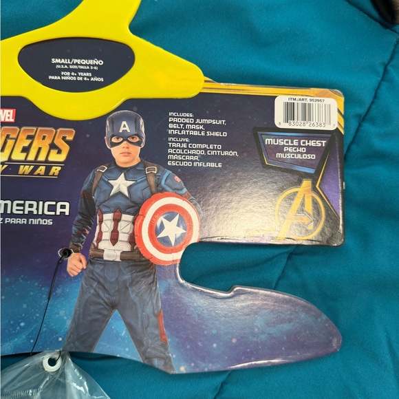 Boys Captain America costume S - Picture 10 of 10